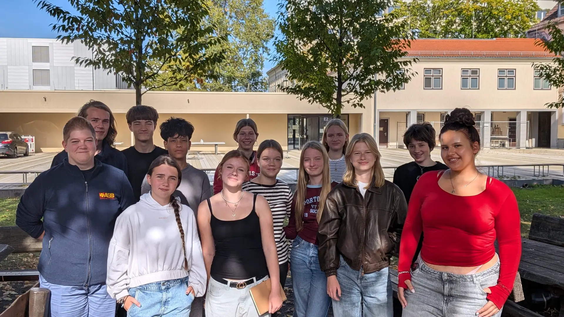 Schülerinnen und Schüler beim Start der Ausbildung für den Schulsanitätsdienst am Coppi-Gymnasium